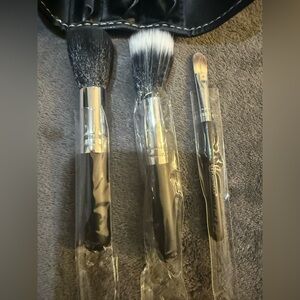 BH Cosmetics Face Essential To Go  3-Piece Brush Set